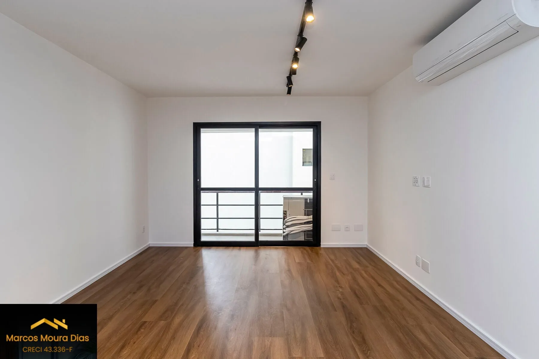 Imagem Apartamento 3 Dormitórios 1 Suíte 2 Vagas na Vila Olímpia Reformado