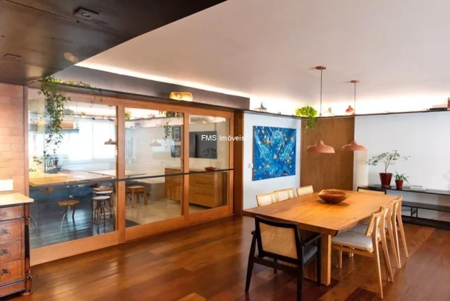 Imagem Apartamento para locação no Itaim Bibi, com 4 quartos sendo 2 suítes, 4 banheiros, 2 vagas.