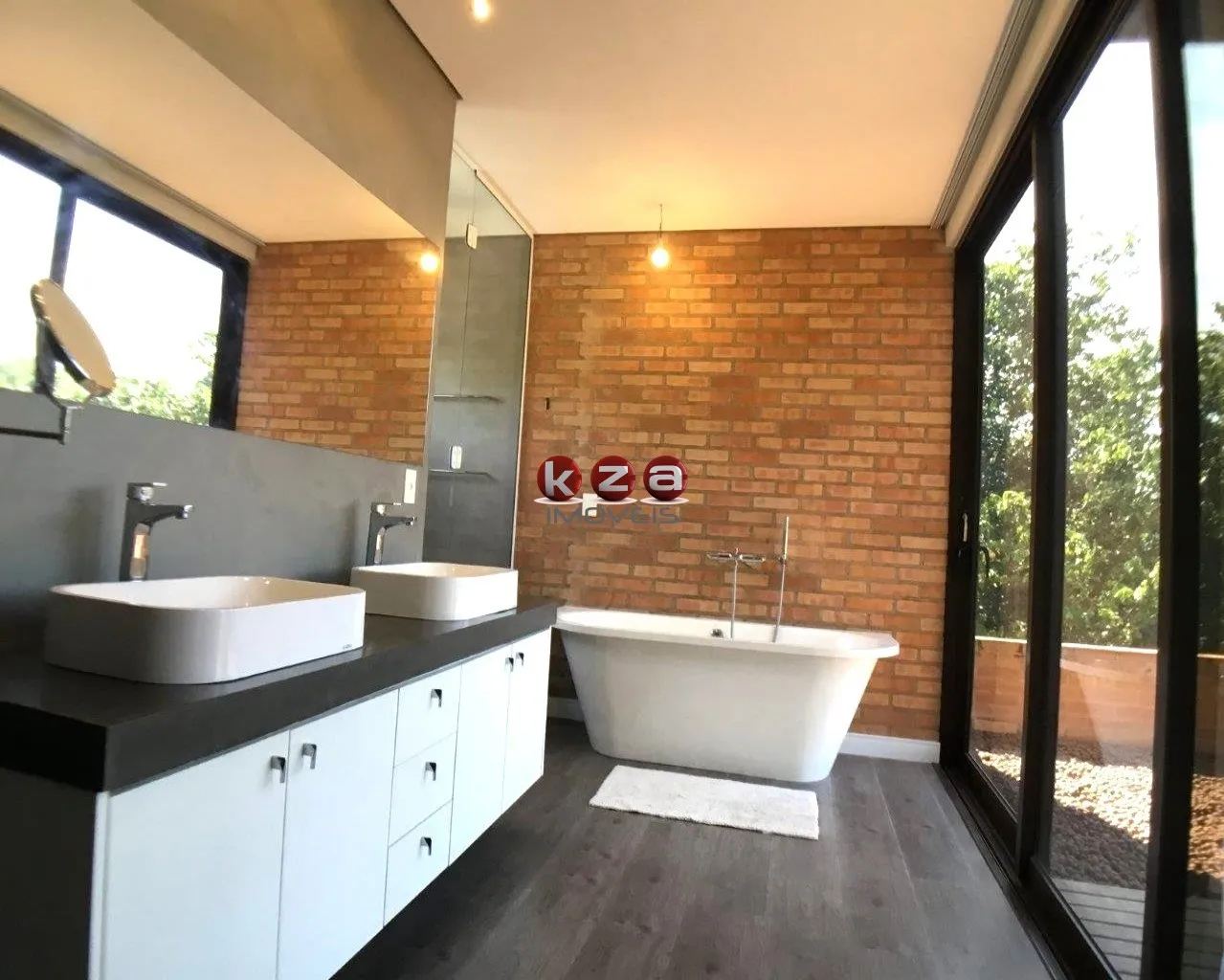 Imagem Casa de Luxo à Venda em Valinhos-SP, Condomínio Villa Lombarda: 6 Quartos, 5 Suítes, 3 Salas, 7 Banheiros, 504m² - Imperdível!