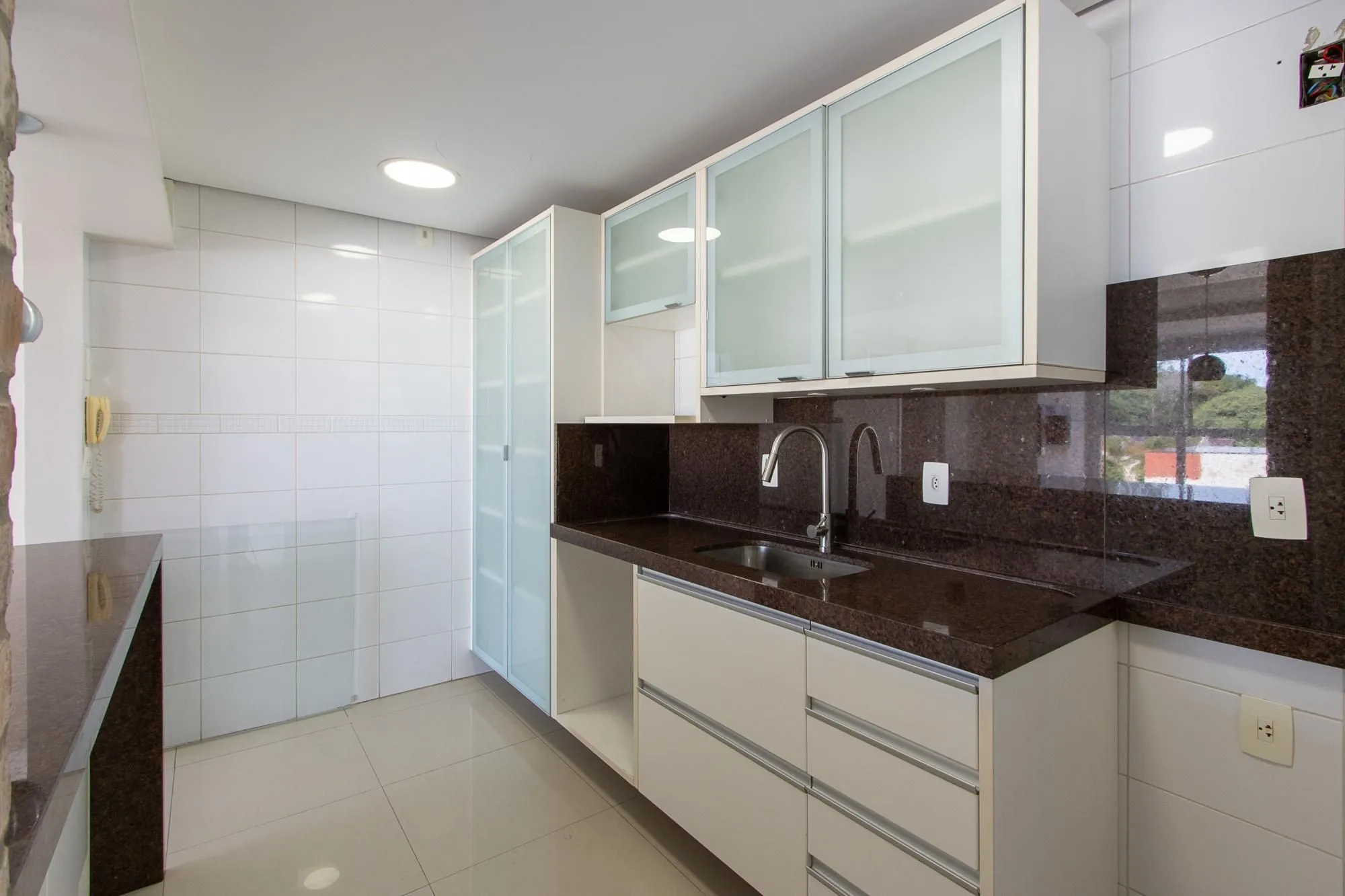 Imagem Excelente apartamento de 3 dormitórios, 1 suíte e 2 vagas de garagem.