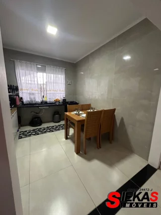 Imagem Oportunidade imperdível: Casa à venda em Praia Grande-SP, Maracanã - 2 quartos, 1 suíte, 1 sala, 2 banheiros, 2 vagas, 120 m².