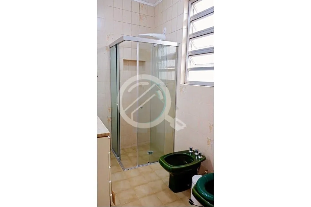 Imagem Amplo apartamento de 90m² de área, lateral, silencioso, possuindo 2 dormitórios, living / sala pa...