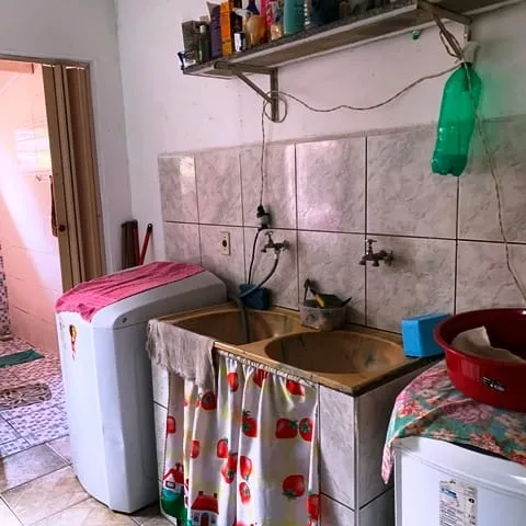 Imagem Casa à venda 3 Quartos, 2 Vagas, 250M², Parque São Domingos, Pindamonhangaba - SP