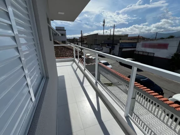 Imagem Casa de condomínio na Vila Tupi, 2 Dormitórios com Suíte! Sobreposta com Sacada!