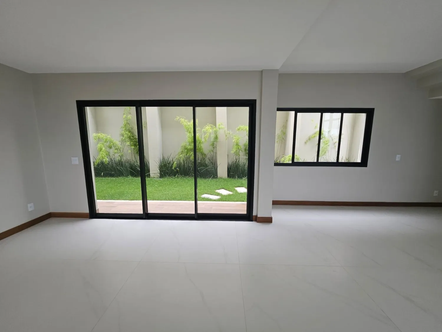 Imagem Casa de Condomínio com 4 quartos à venda em Vila Velha