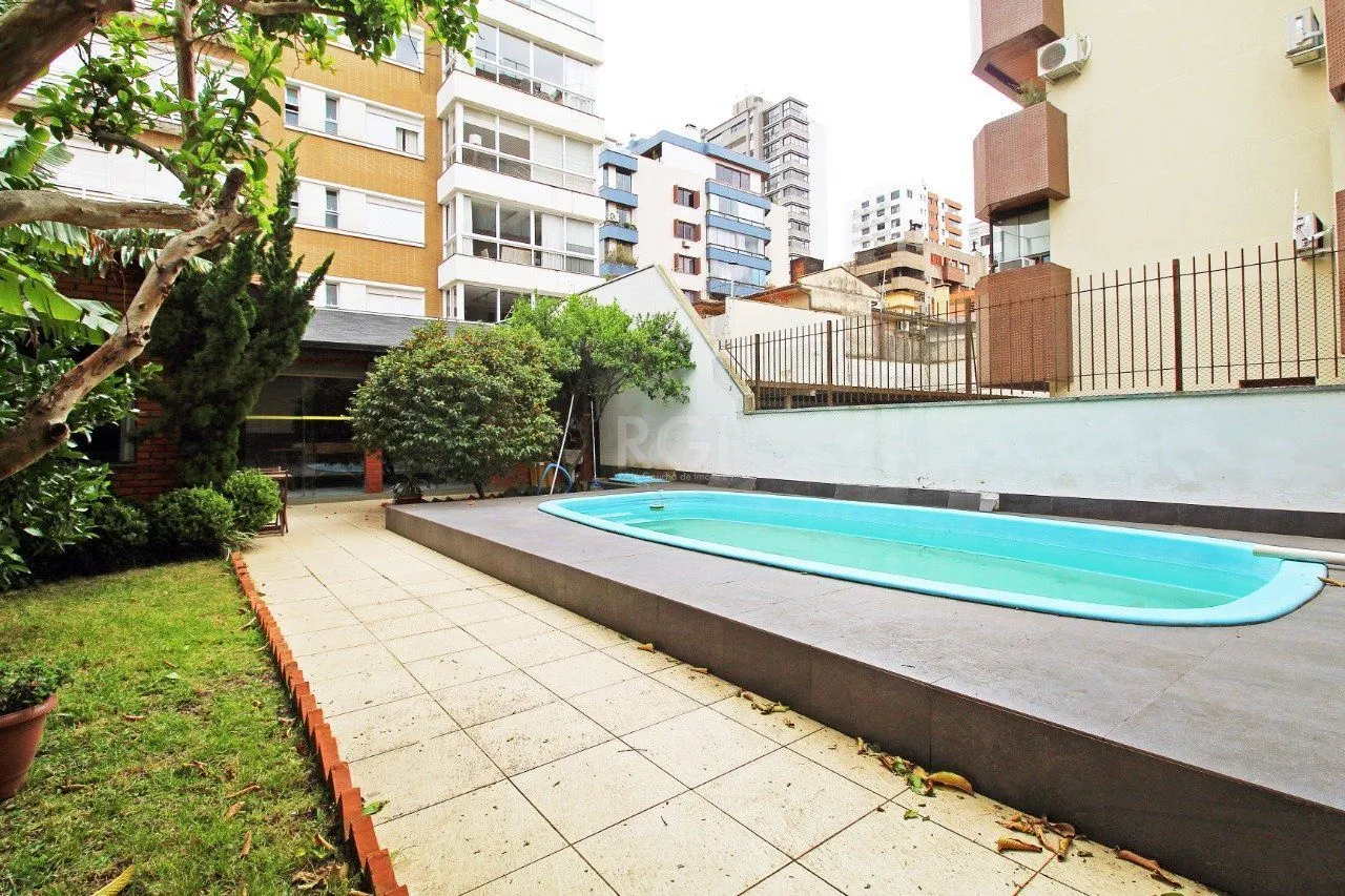 Imagem Casa para Venda - 464.5m², 3 dormitórios, sendo 1 suites, 3 vagas - Petrópolis