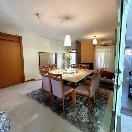 Imagem Casa no Lot. Champagnat | Amizade | 3 quartos (1 suíte) | 170m²