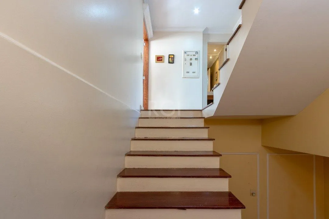 Imagem Casa Condominio para Venda - 322.88m², 3 dormitórios, sendo 1 suites, 4 vagas - Jardim Isabel