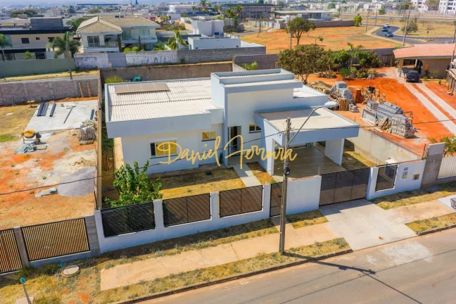 Imagem Casa Térrea com 3 Quartos no Jardim Botânico III