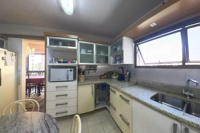 Imagem Apartamento à venda em São Paulo, Moema, com 3 quartos, 195m2