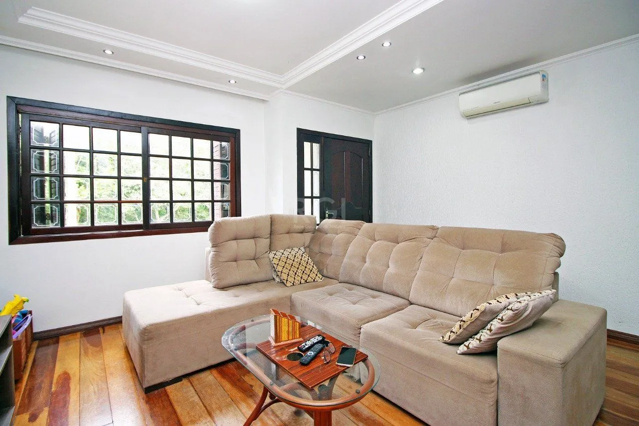 Imagem Casa 4 Suítes e 6 vagas de garagem no bairro Jardim Itu