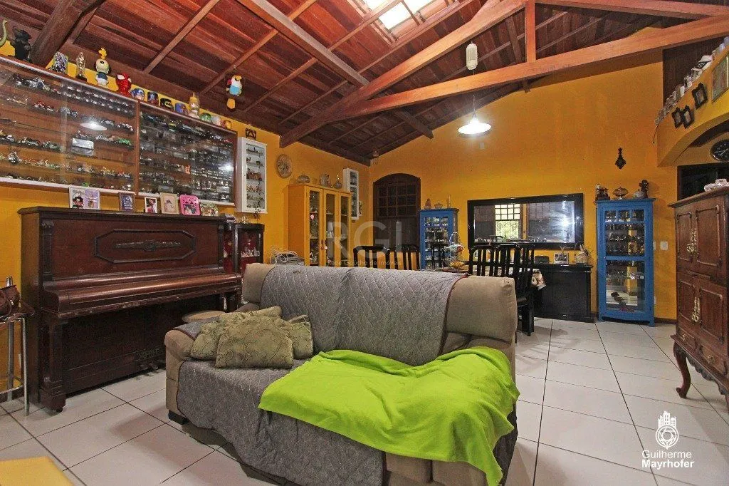 Imagem Casa para Venda - 381m², 3 dormitórios, sendo 1 suites, 4 vagas - Tristeza