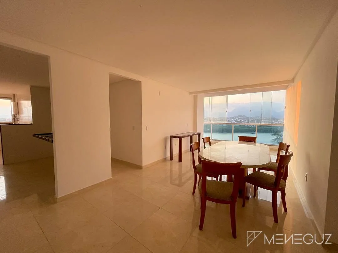 Imagem Apartamento 2 quartos, a venda, no centro de Guarapari, com vista para o canal
