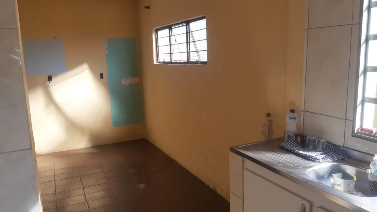Imagem Casa Comercial à Venda em Votorantim-SP - 3 Quartos, 1 Sala, 1 Banheiro, 1 Vaga de Garagem - Imperdível!