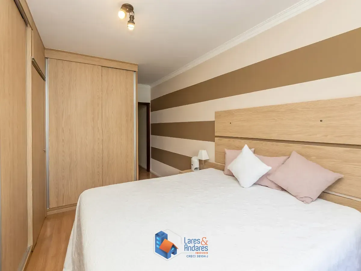 Imagem Sobrado para venda em Jardim Marisa com 3 quartos, sendo 3 suítes, 168m²