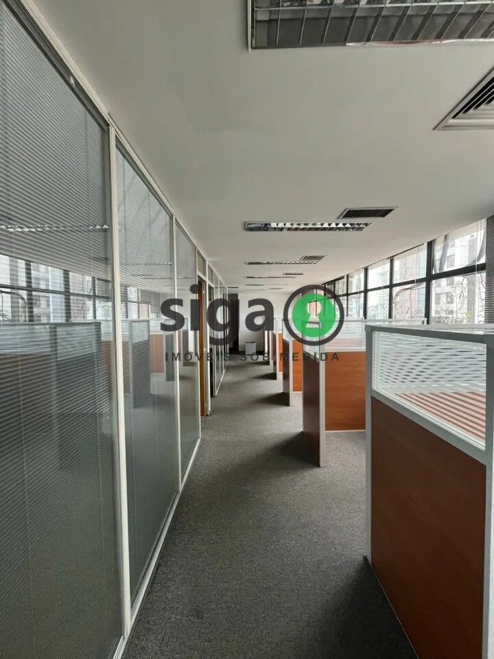 Imagem Sala Comercial e 3 banheiros para Alugar, 133 m² por R$ 8.500/Mês