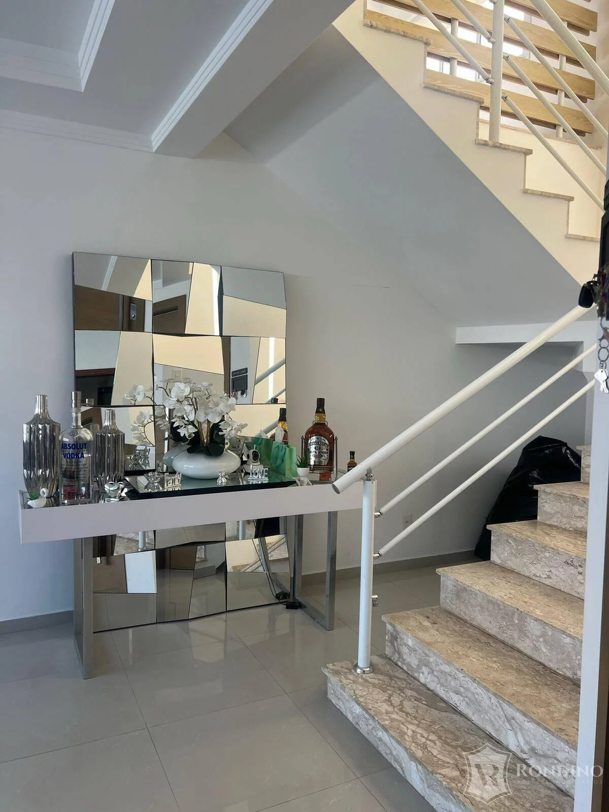 Imagem Casa com 4 suítes, brinquedoteca e área gourmet com piscina aquecida
