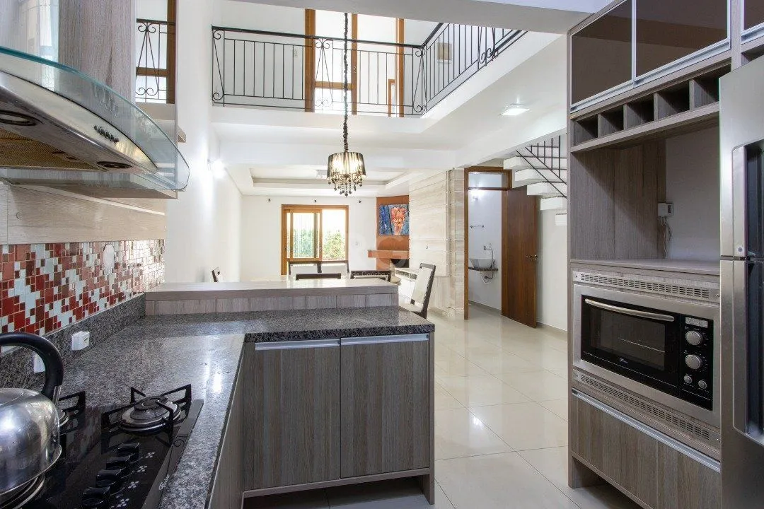 Imagem Casa para Venda - 204m², 3 dormitórios, sendo 3 suites, 2 vagas - Espirito Santo