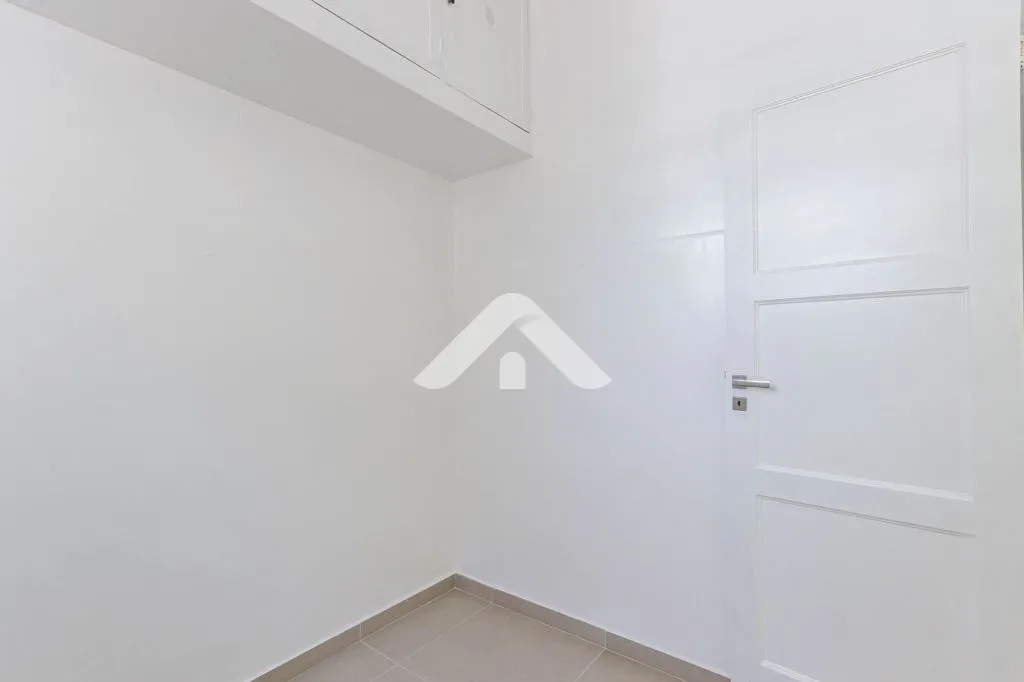 Imagem Oportunidade Estratégica em Laranjeiras - Apartamento de 93 m² com Localização Privilegiada