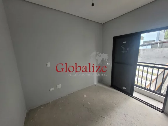 Imagem TRIPLEX COM 02 DORMITÍRIOS SENDO 02 SUÍTES, R$750.000,00, DENTRO DE UM VILLAGIO BEM FAMILIAR, ÓTIMA LOCALIZAÇÃO, AMPLA SALA E POSSUI UM SOLÁRIO