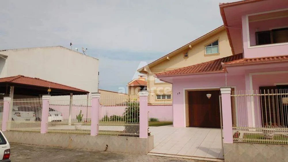 Imagem Casa à venda com 3 quartos, 1 suíte, com 144,98m² em Santo Amaro da Imperatriz - Palhoça/SC