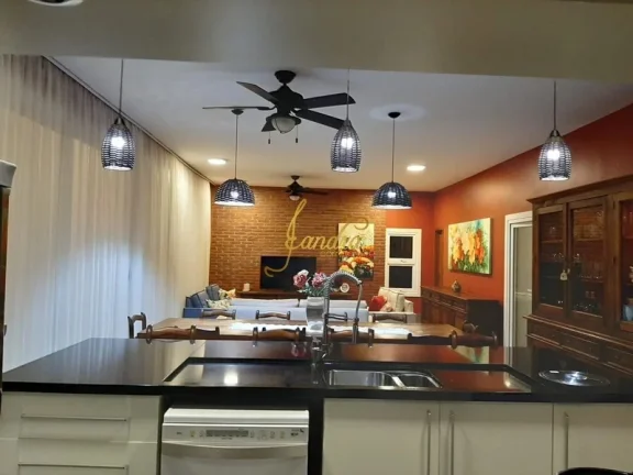 Imagem Excelente Casa no Condomínio Malibu! Com 04 suites