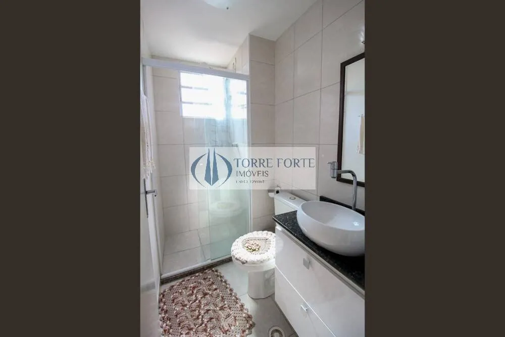 Imagem Apartamento com 2 dormitorios , varanda e 1 vaga em Itaquera .