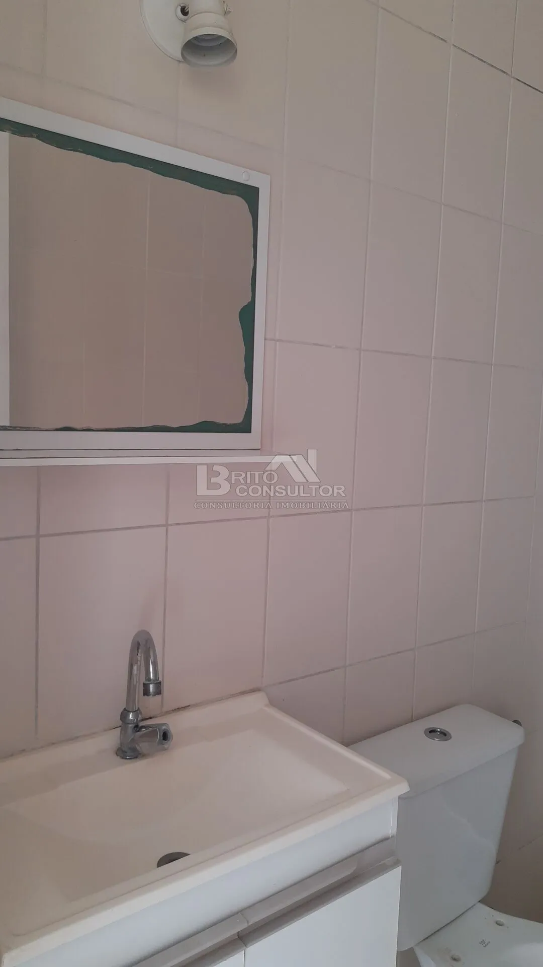 Imagem Vendo Apartamento com 2 Quartos, Varanda e Vaga, 60m² no Condomínio Central Park em Barro Vermelho, São Gonçalo/RJ