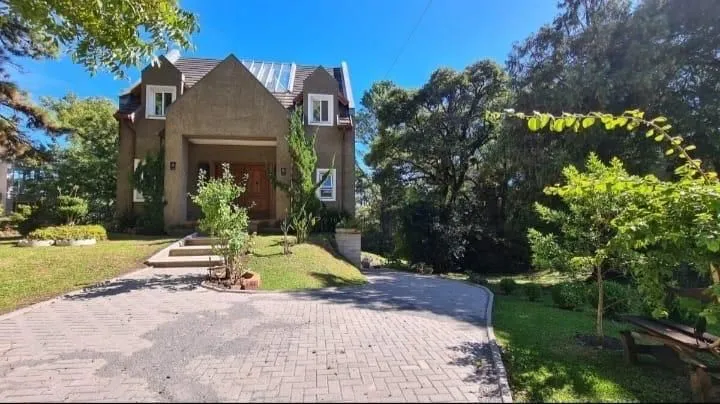 Imagem Casa com 5 quartos em condomínio fechado na Cidade de Canela/RS