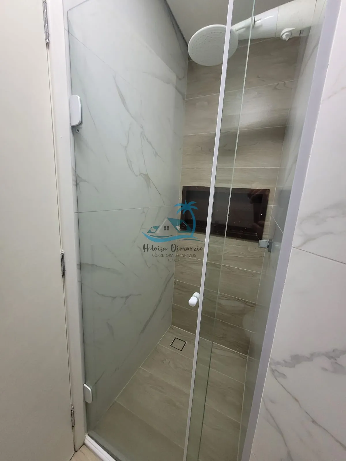 Imagem Apartamento com 3 dormitórios, mobiliado, à venda em Ubatuba, a 400m da Praia Grande