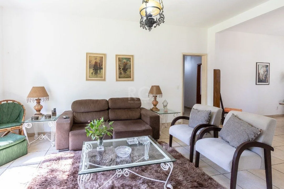 Imagem Casa para Venda - 250m², 3 dormitórios, sendo 1 suites, 3 vagas - Tristeza