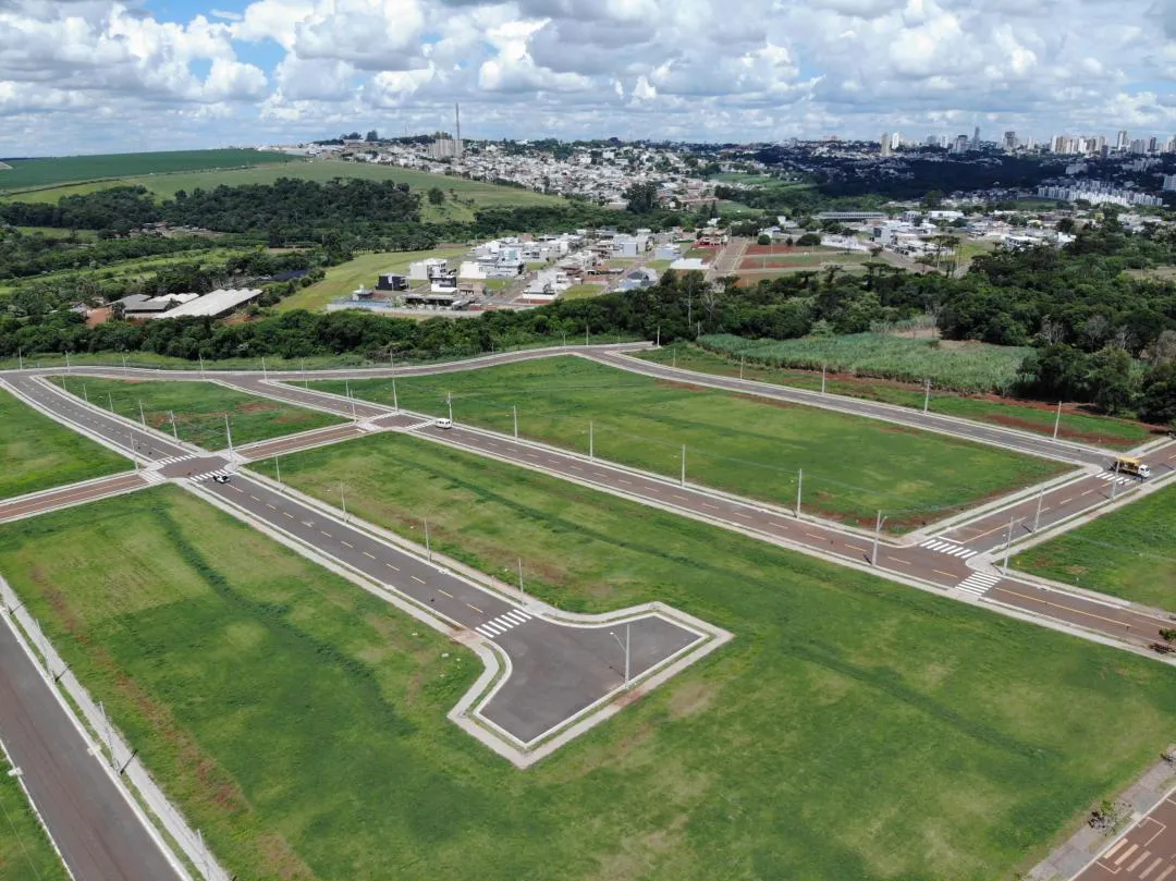 Imagem Terreno à venda em Cascavel, no bairro Colinas Tropical II