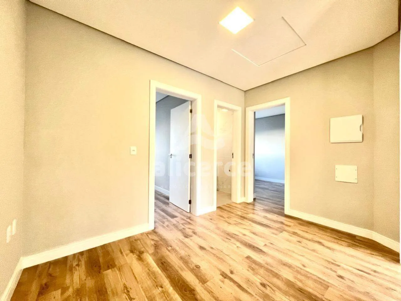Imagem Casa à venda com 3 quartos, 1 suíte e 150m² no Delta Ville, Beira Rio, Biguaçu/SC. Alto padrão, jacuzzi, lazer completo e segurança.