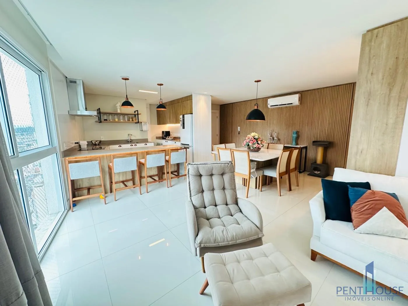 Imagem Apartamento Zona Central para Venda em Balneário Camboriú, CENTRO, 3 dormitórios, 3 suítes, 4 banheiros, 2 vagas
