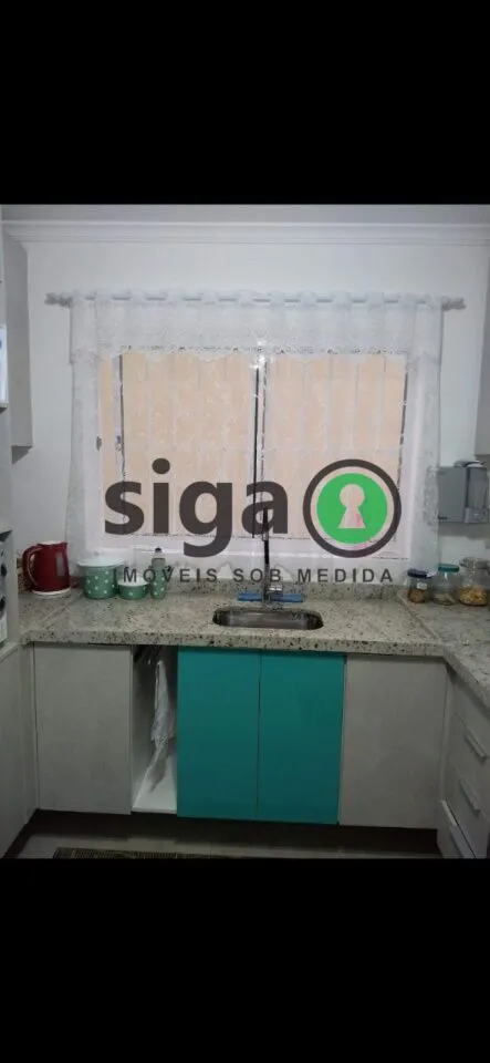Imagem Sobrado com Quintal Amplo e IPTU Isento em Localização Estratégica.