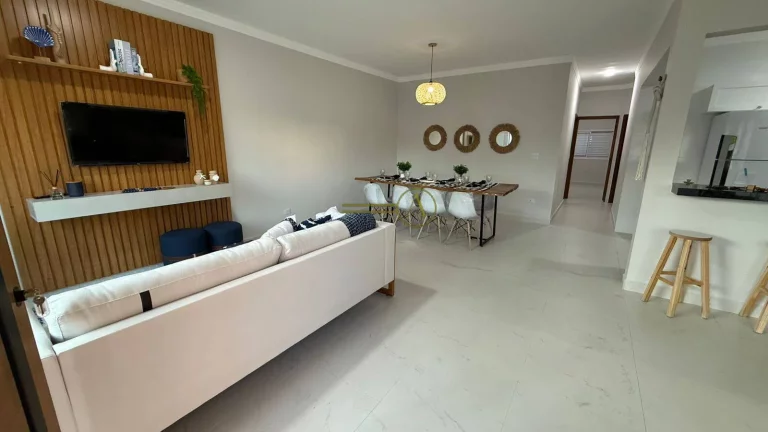 Imagem SOMENTE 200 METROS DA PRAIA - Casa térrea á venda com linda decoração e mar
