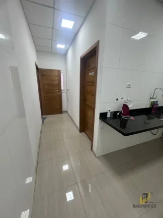 Imagem Galpão Comercial de Alto Padrão em Cotia-SP 2 Salas, 4 Banheiros, 527m² Venda ou Locação no Jardim Santa Paula