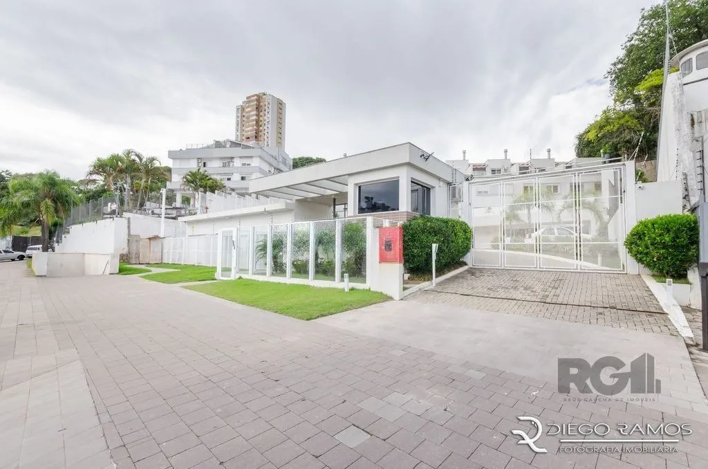 Imagem Casa Condominio para Venda - 365m², 3 dormitórios, sendo 3 suites, 3 vagas - Praia de Belas