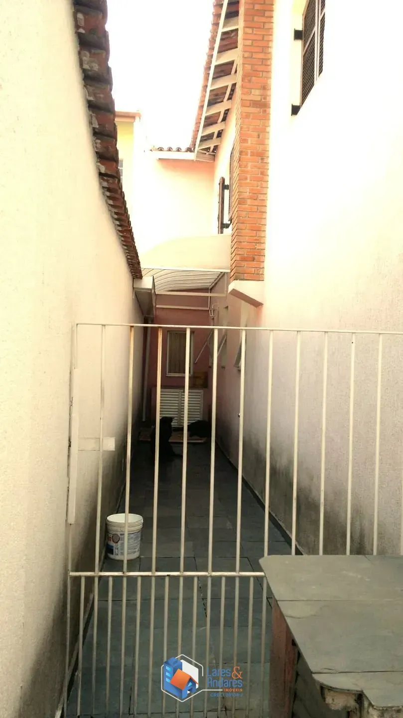 Imagem CASA À VENDA, COM 296M² COM 6 AMPLOS DORMS, COM 2 SUÍTES, 4 SALAS, COZINHA COM PLANEJADOS, CHURRASQUEIRA E 8 VAGAS - TREMEMBÉ - SP