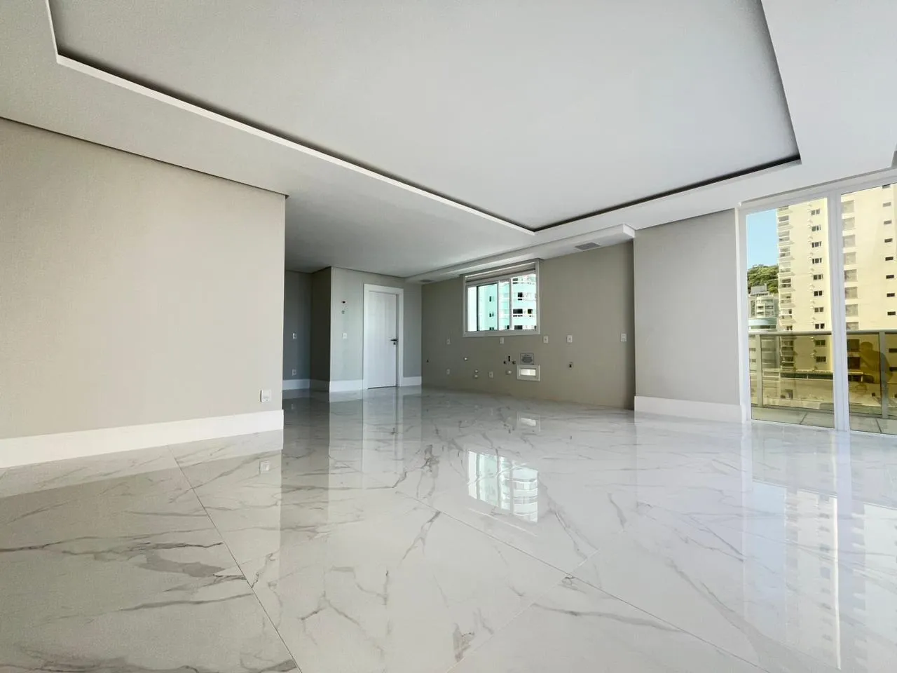 Imagem Apartamento com vista para o mar à venda com 223.09m2 por R$ 6.335.000,00