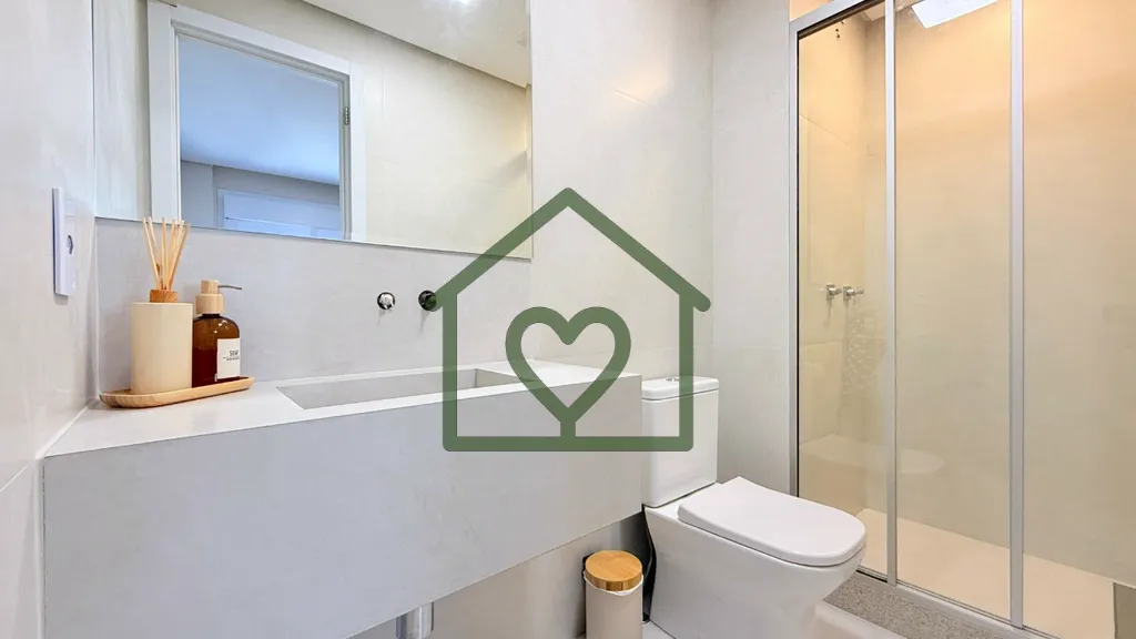 Imagem Lindo apartamento semimobiliado, todo reformado e decorado. O apartamento no GRAND PARK LINDOIA fica...