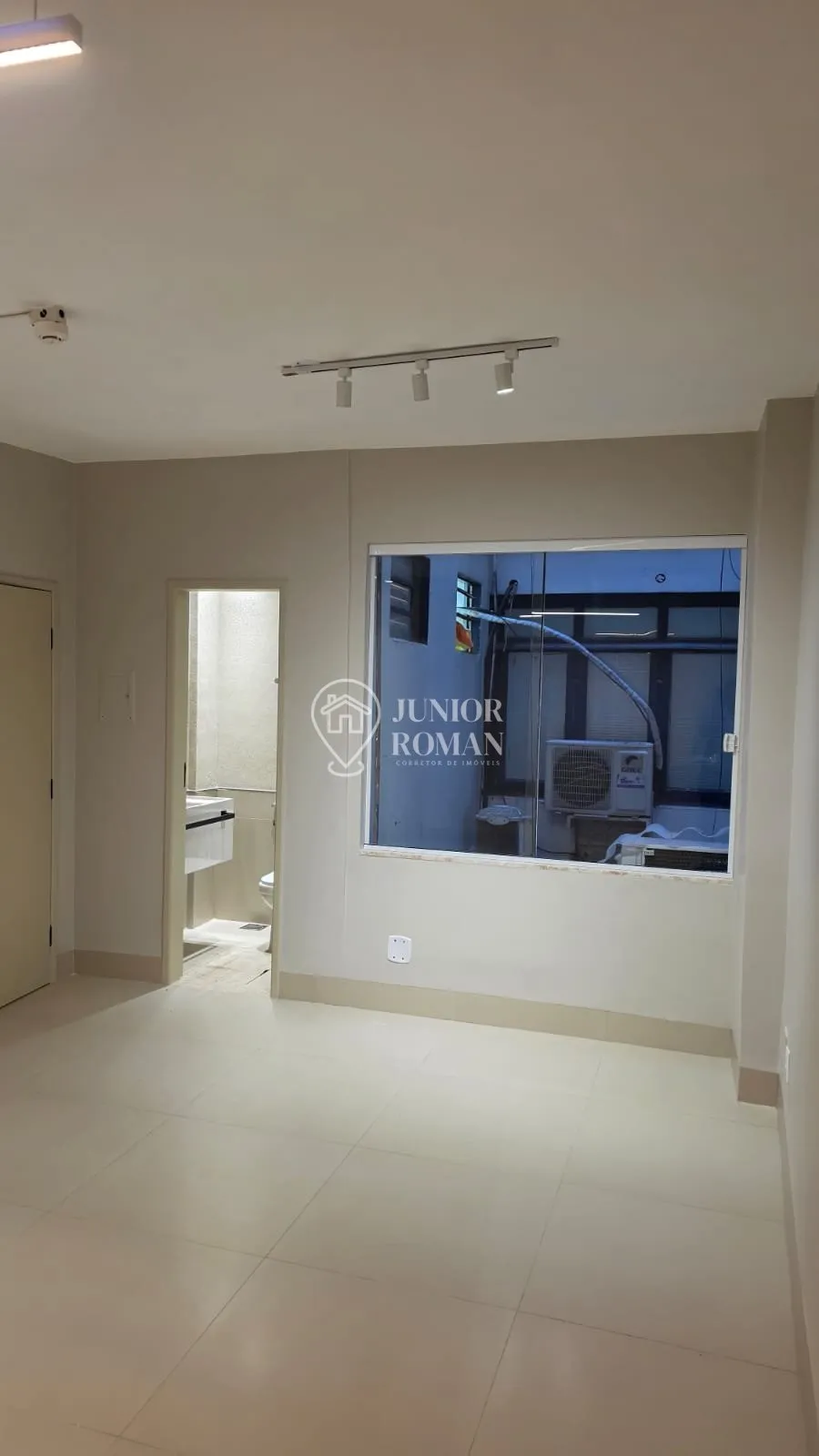 Imagem SALA COMERCIAL NO CENTRO l PRAÇA DAS CORUJAS - BARREIRAS/BA