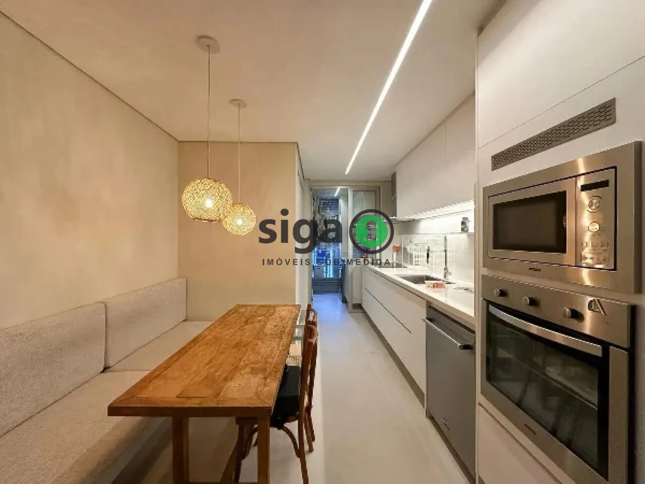Imagem Apartamento à venda em Moema, com 2 suítes e 2 vagas com porteira fechada!