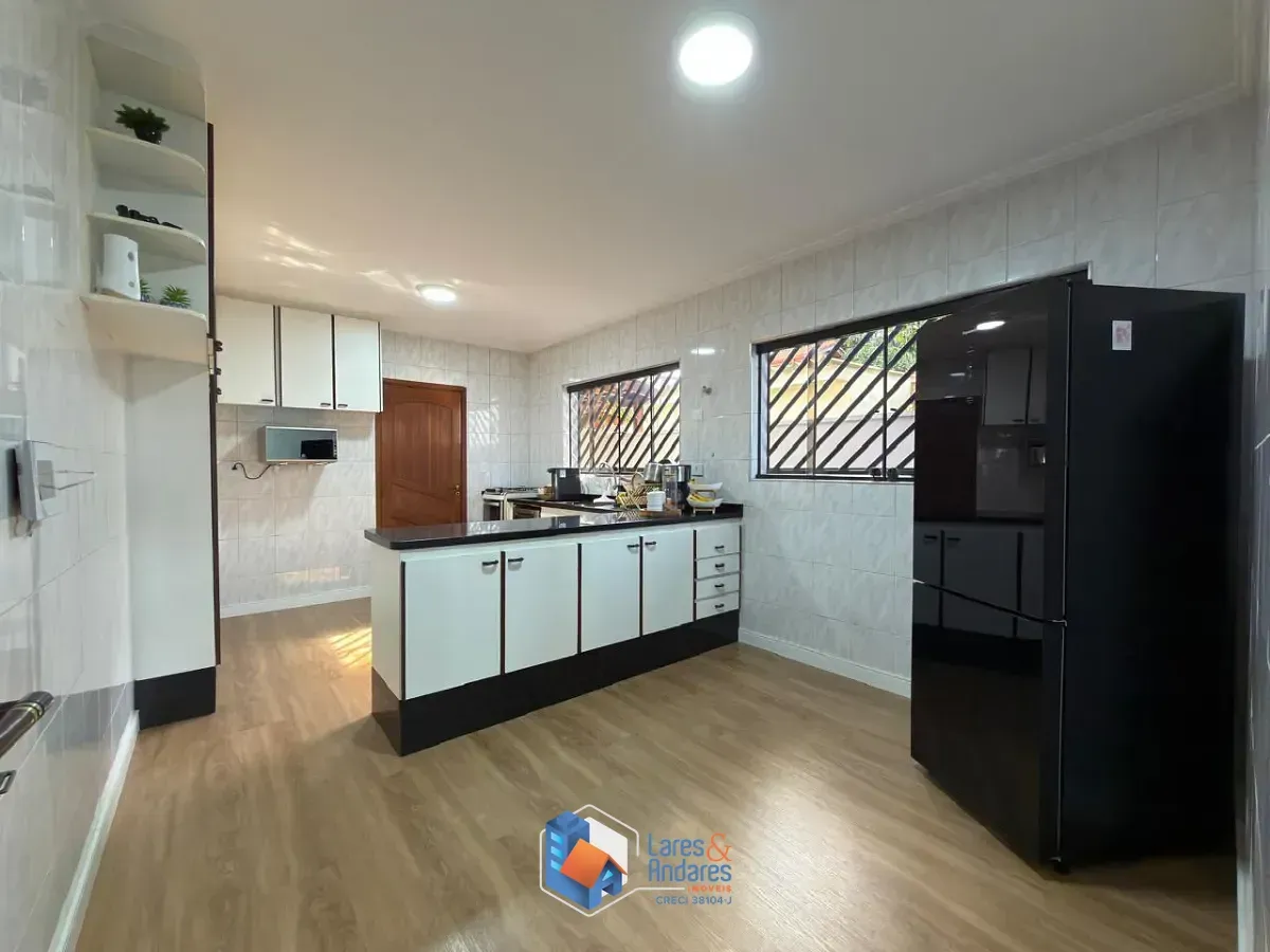 Imagem Sobrado para venda em Parque Vitória com 3 quartos, sendo 1 suíte, 208m²