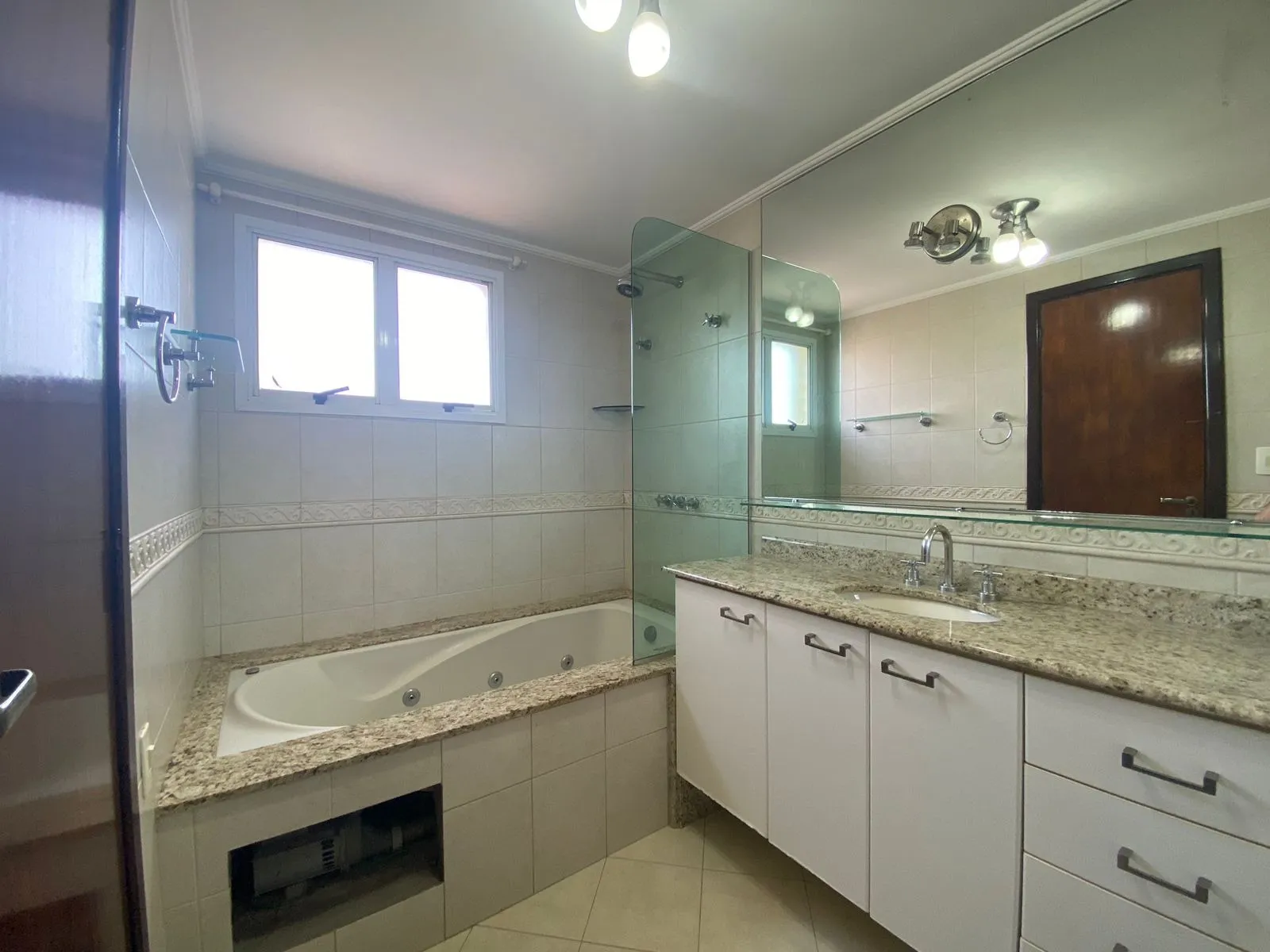 Imagem Lindo Apartamento de 148M² Condomínio Edifício Ettore Marangoni de 3 Suítes