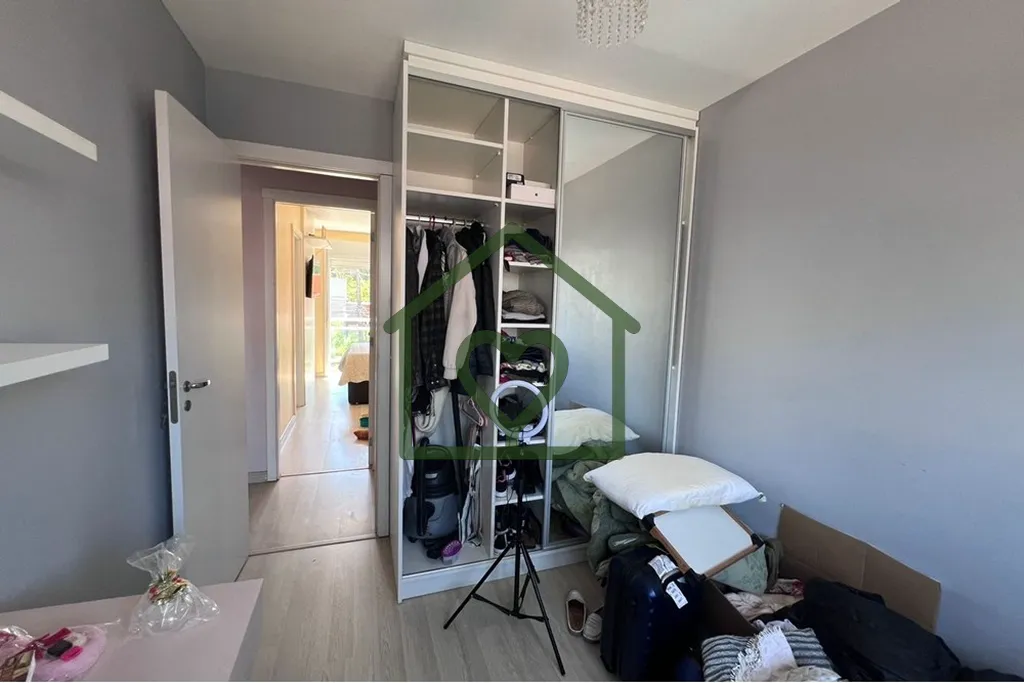 Imagem Descubra o seu novo lar nesta encantadora casa à venda na Rua Antônio Rosito, bairro Lomba do Pinh...