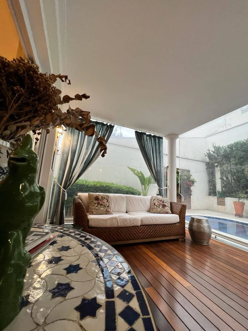 Imagem Casa de Alto Padrão em Alphaville - 4 Suítes, Piscina e Lazer Completo