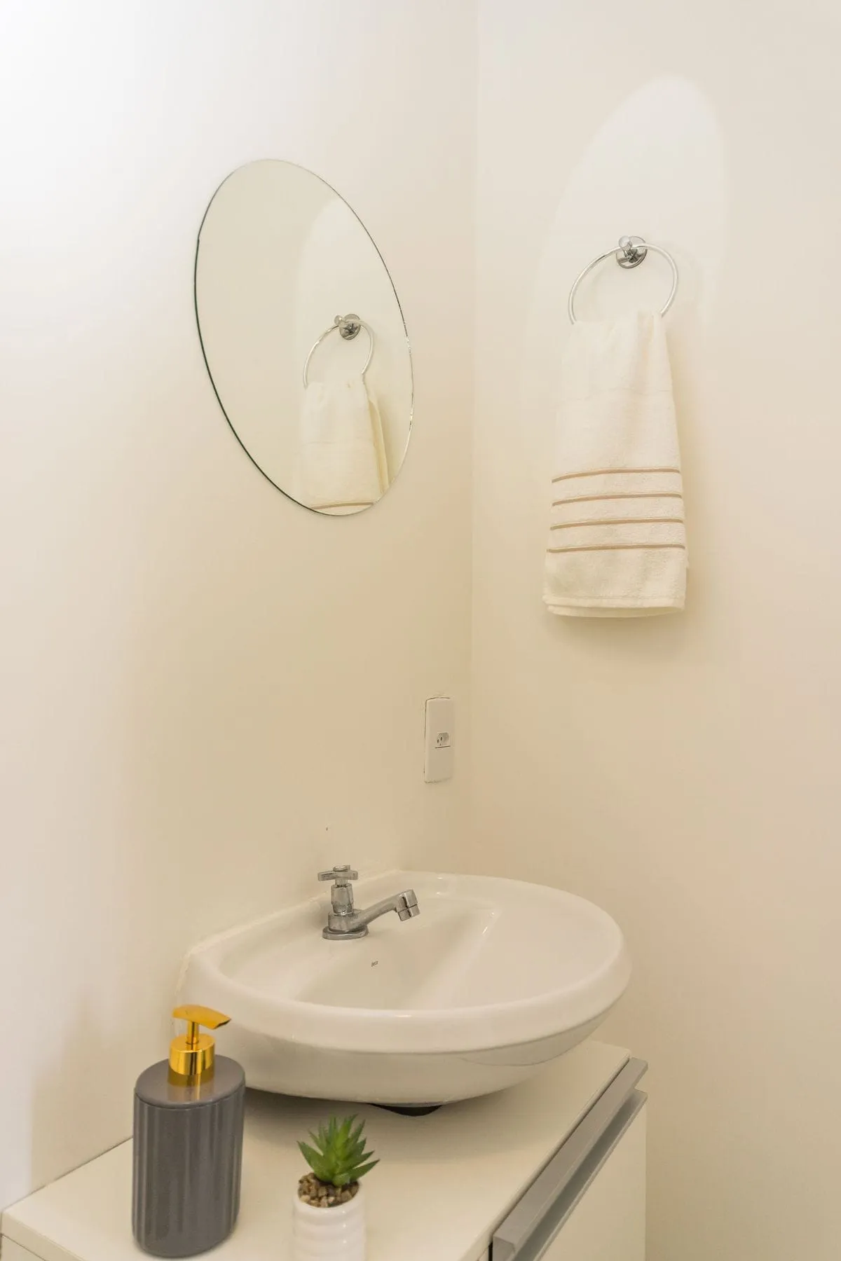 Imagem Apartamento com 1 Quarto para alugar, 28m² - Vila Alpina