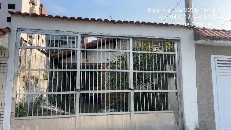 Foto do imóvel Oportunidade Única em PRAIA GRANDE - SP | Tipo: Casa | Negociação: Leilão | Situação: Imóvel em RUA SANTO AGOSTINHO