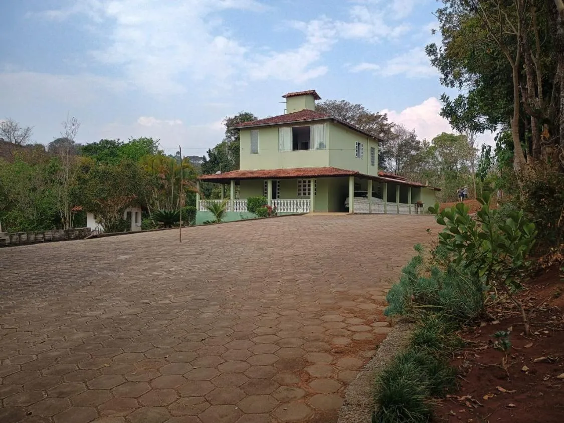 Imagem Vendo Chácara em Crucilândia/MG - com 2.400 m² de area